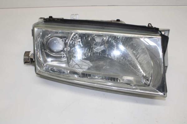 PHARE DROIT SKODA OCTAVIA - Vue 1